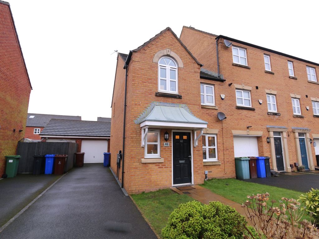 3 bed end terrace house for sale in Kings Road, Audenshaw, Manchester, Greater Manchester M34, £