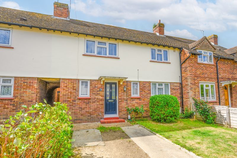 3 bed terraced house to rent in Newlands Close, Hersham, WaltonOn