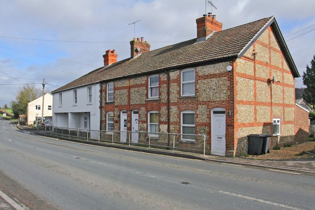 2 bed terraced house for sale in Salisbury Road, Shipton Bellinger SP9