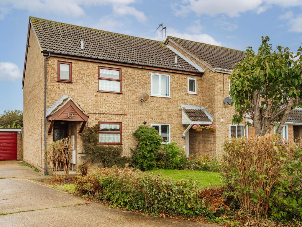 2 bed end terrace house for sale in Ubbeston Way, Lowestoft NR33, £