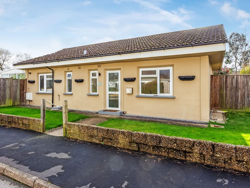 3 bed bungalow for sale in Ashley Road, Hildenborough, Tonbridge TN11, £550,000 Zoopla