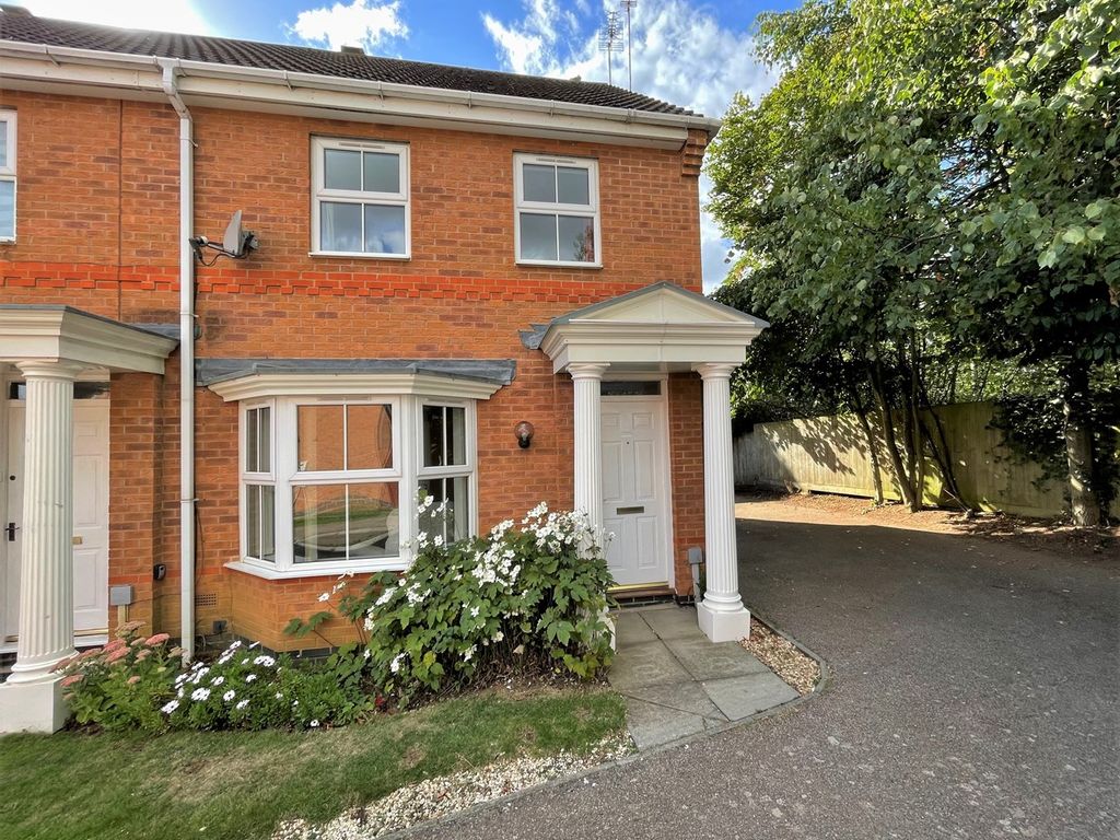 3 bed semidetached house for sale in Woodgate Road, Wootton