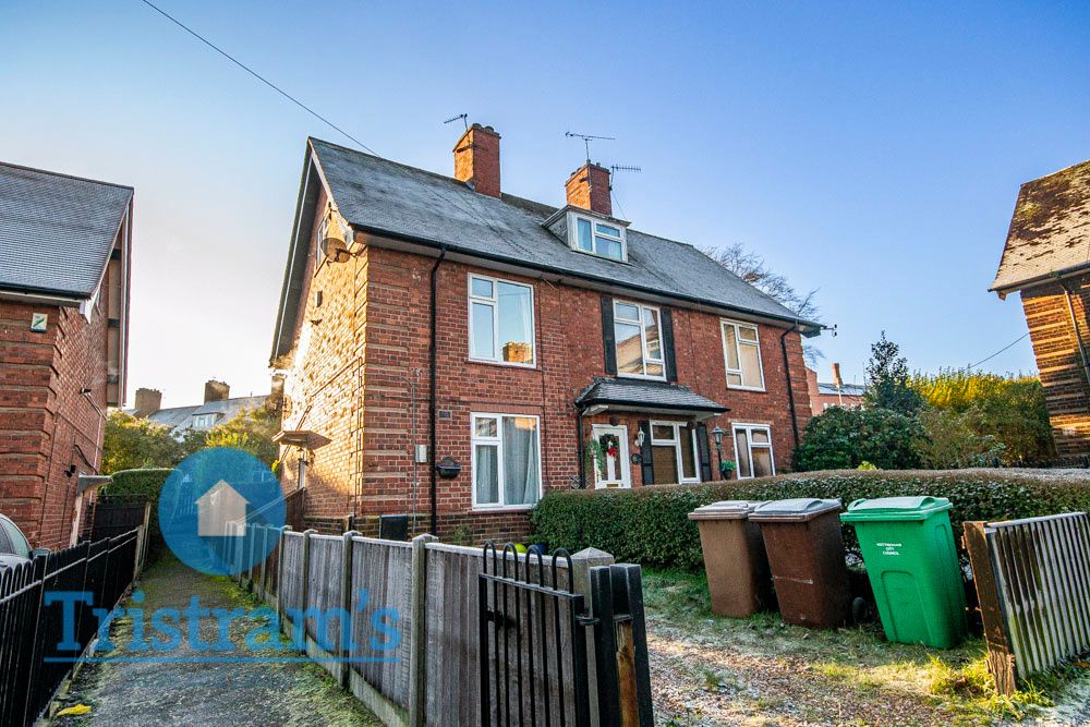 3 bed semidetached house to rent in Edingley Square, Sherwood