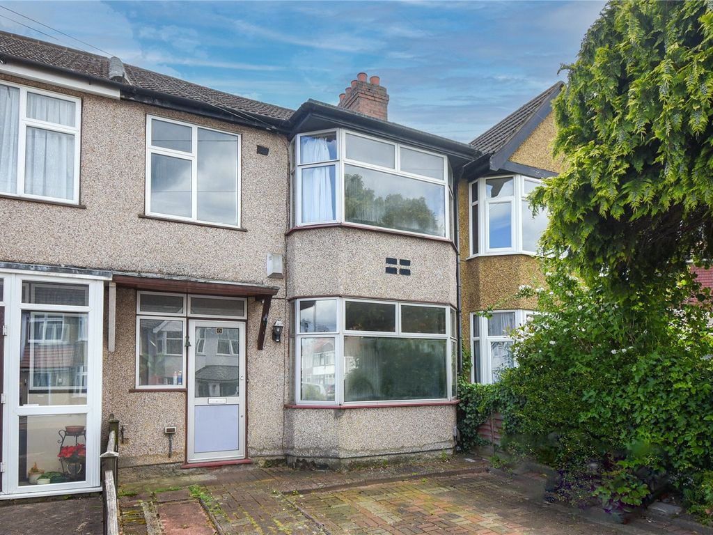 3 bed terraced house for sale in Grosvenor Crescent, Uxbridge UB10, £