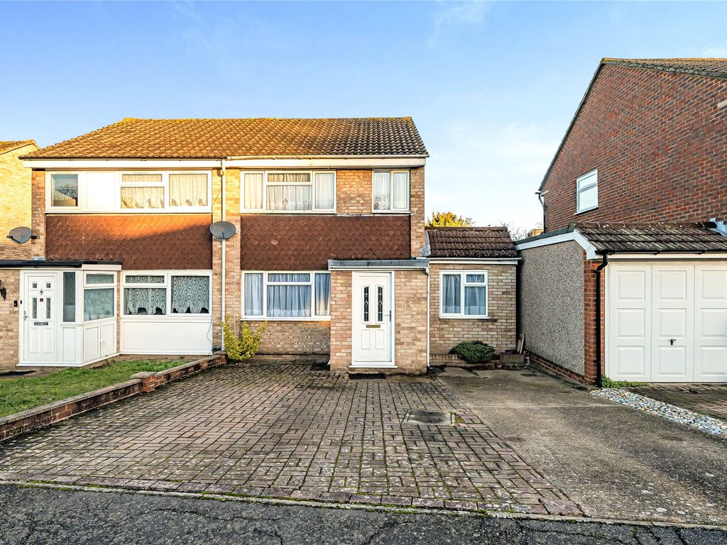3 bed semidetached house for sale in Bedlow Way, Beddington, Surrey