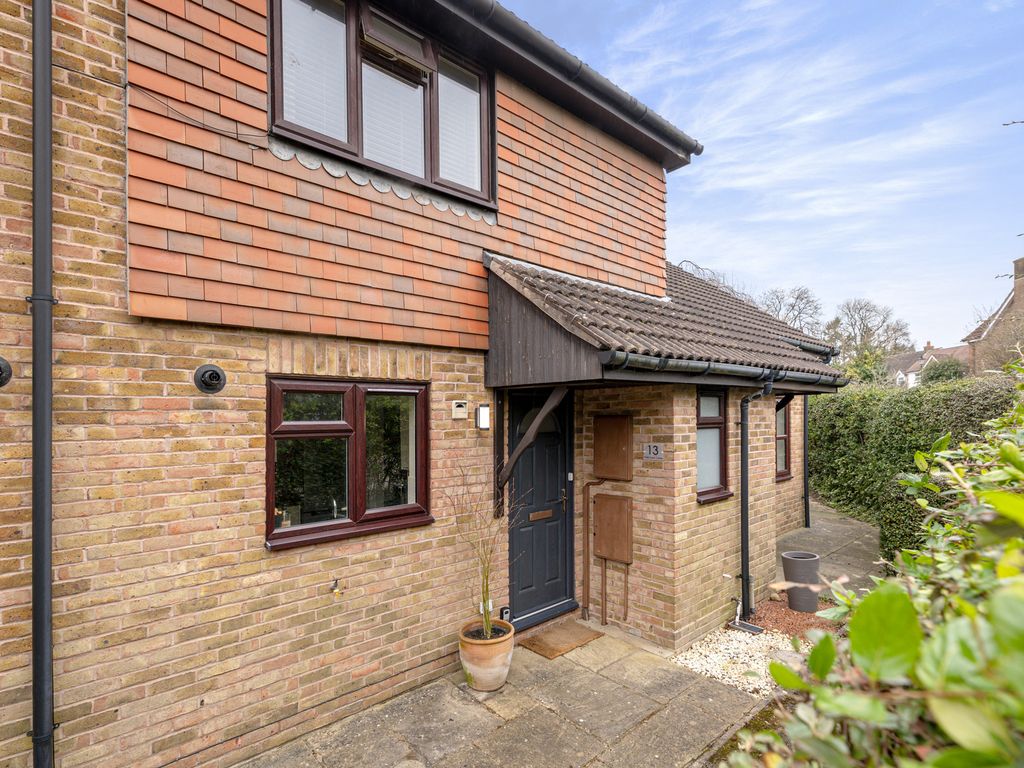 2 bed terraced house for sale in Park Farm Close, Horsham RH12, £400,000 Zoopla
