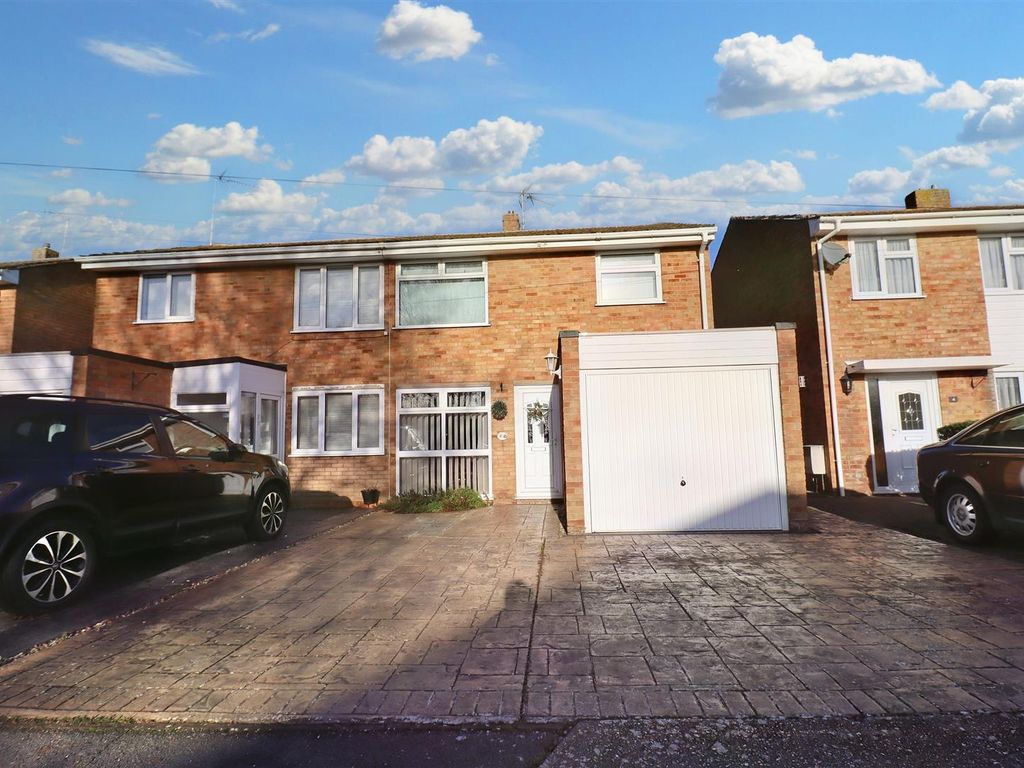 3 bed semidetached house for sale in Weaversfield, Silver End, Witham CM8 Zoopla