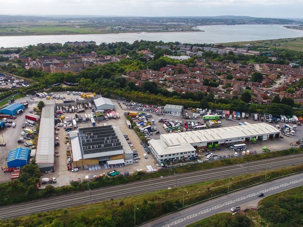 Warehouse to let in Botany Way, Purfleet RM19 - Zoopla