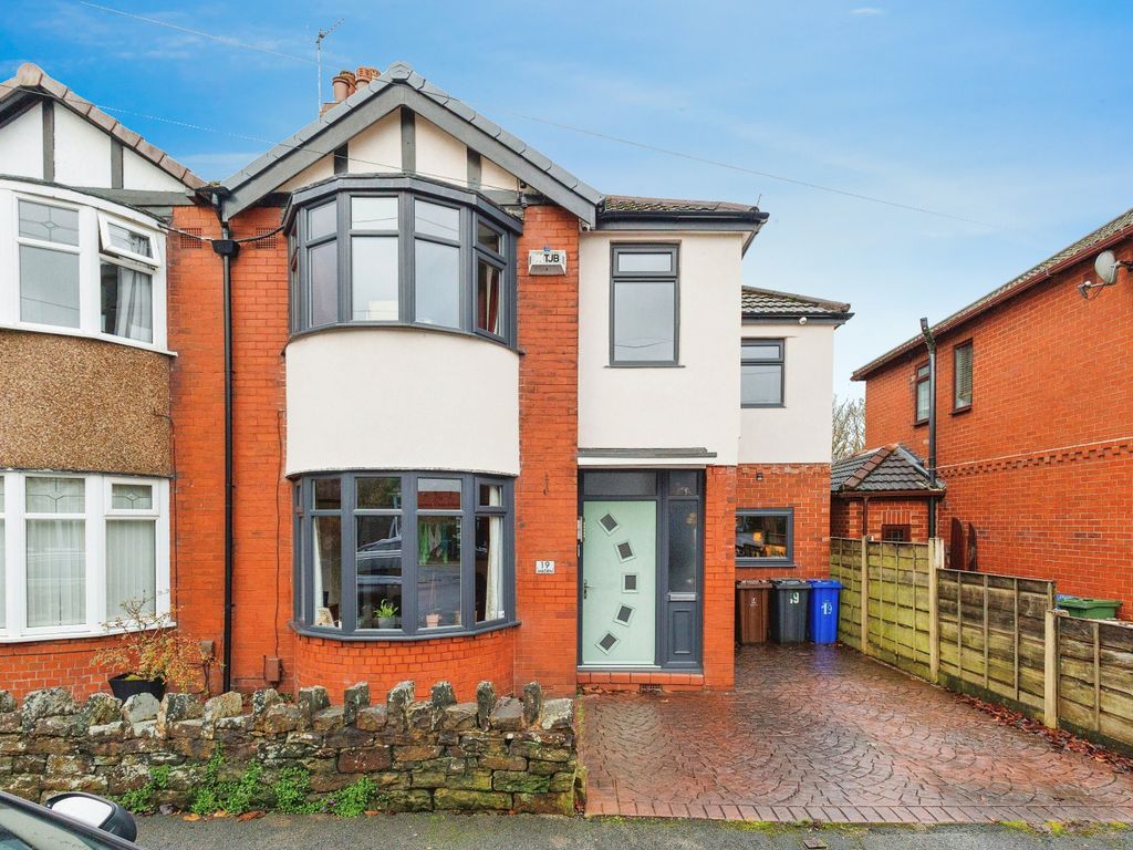 4 bed semidetached house for sale in Aldwyn Park Road, Audenshaw