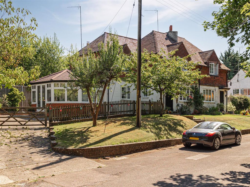 3 bed property for sale in Lime Works Road, Merstham, Redhill RH1 Zoopla