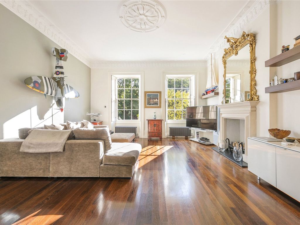 Maida Avenue, Little Venice, London W2  