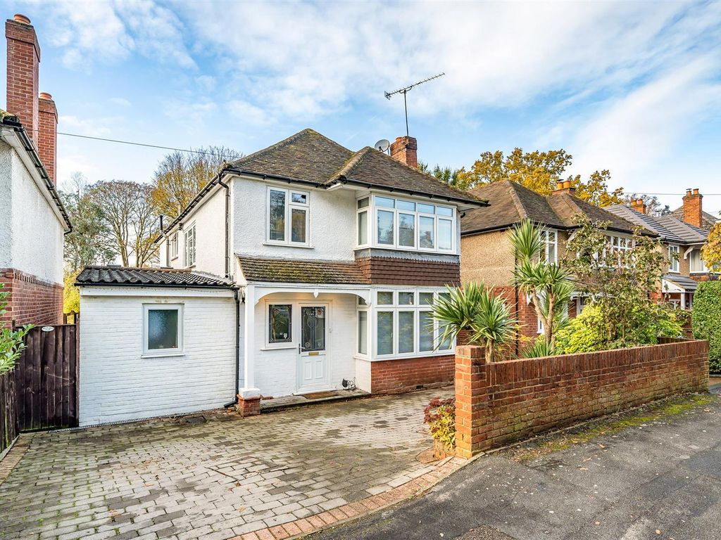 4 bed detached house for sale in Salisbury Road, Farnborough GU14, £750,000 Zoopla
