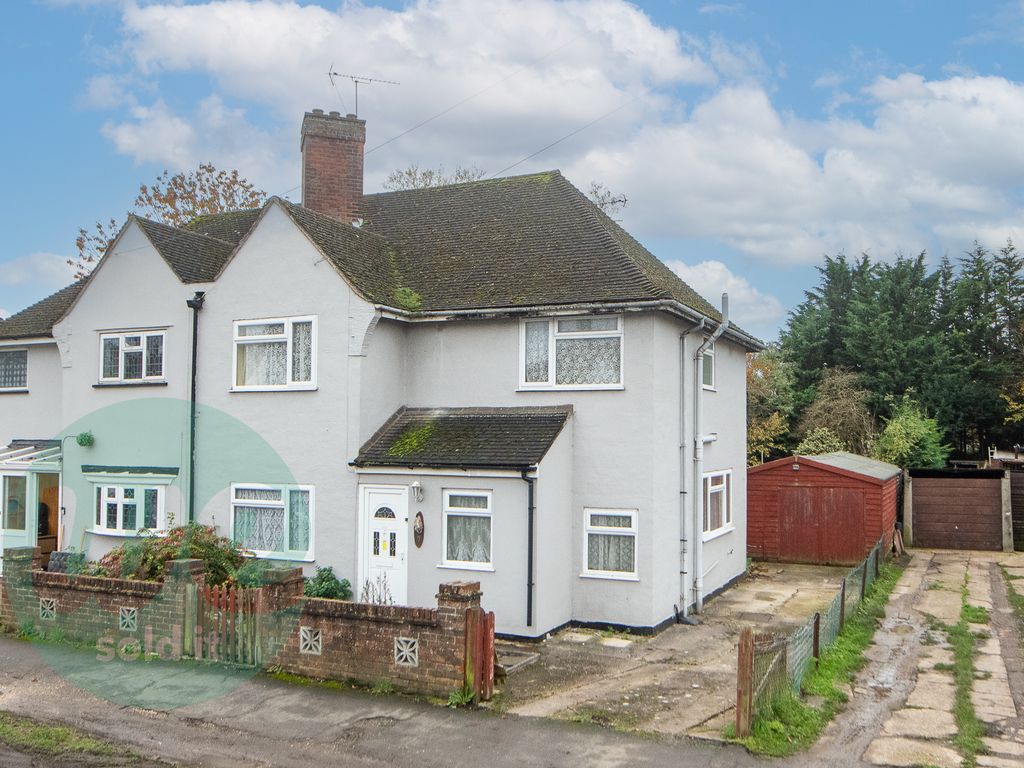 3 bed semidetached house for sale in Prebendal Avenue, Aylesbury HP21