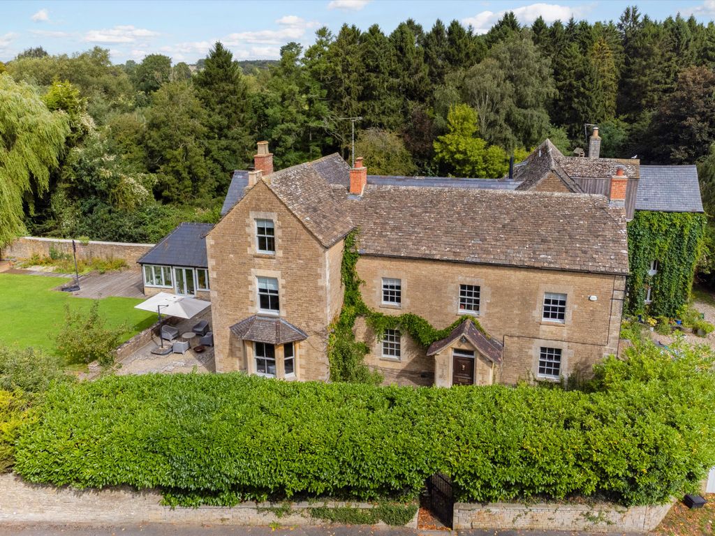 6 bed semidetached house for sale in Ampney Crucis, Cirencester