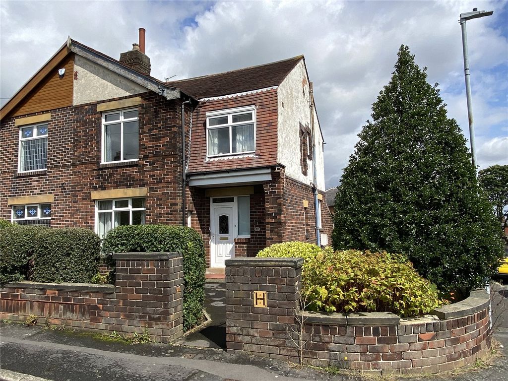 3 bed semidetached house for sale in Torridon Road, Hanging Heaton