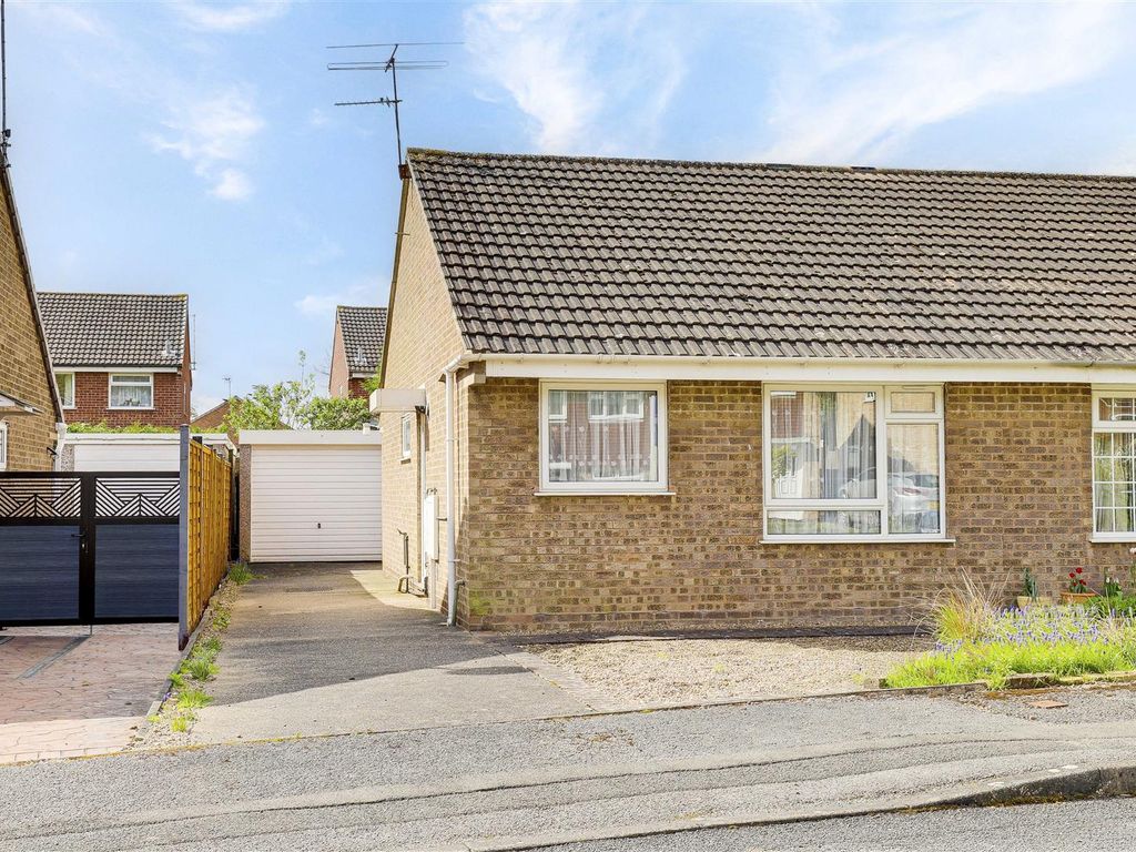2 bed semidetached bungalow for sale in Westray Close, Bramcote