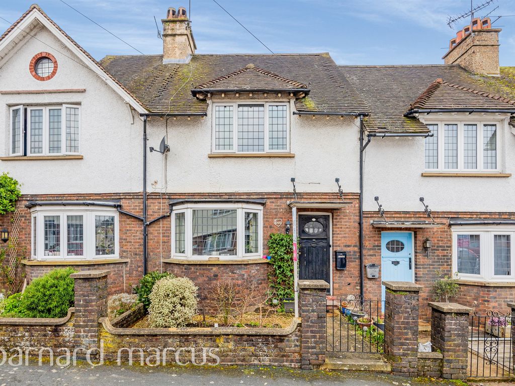 3 bed terraced house for sale in Myrtle Road, Dorking RH4, £425,000