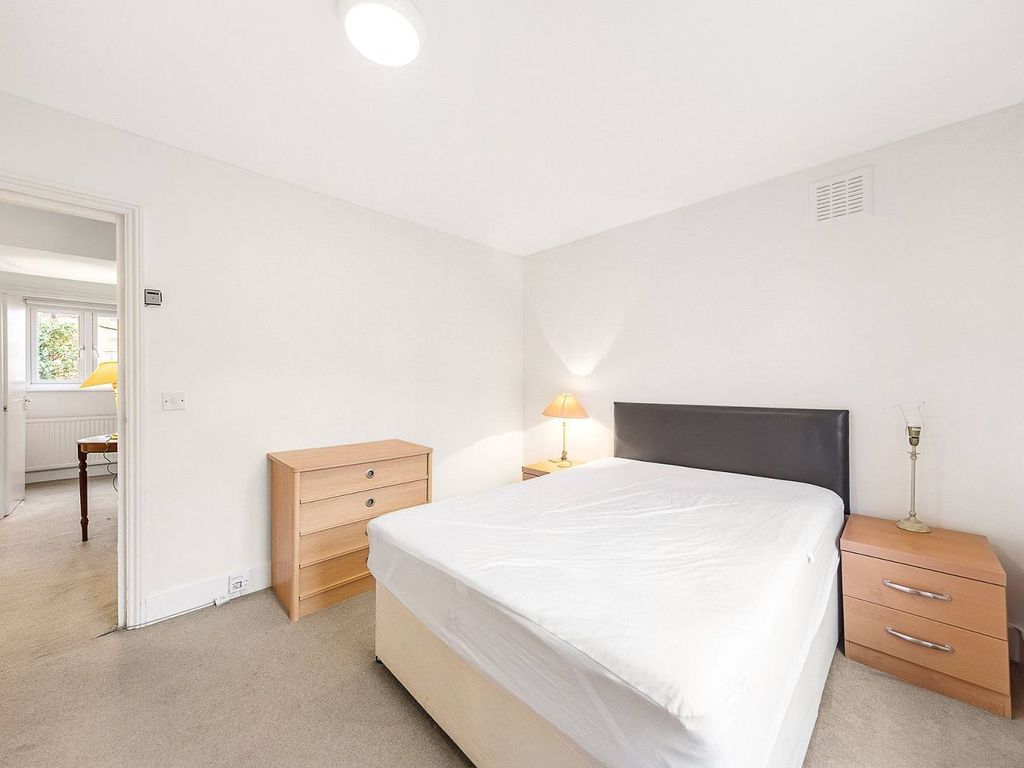 2 bed flat to rent in Abbeville Road, Abbeville Village, London SW4, £