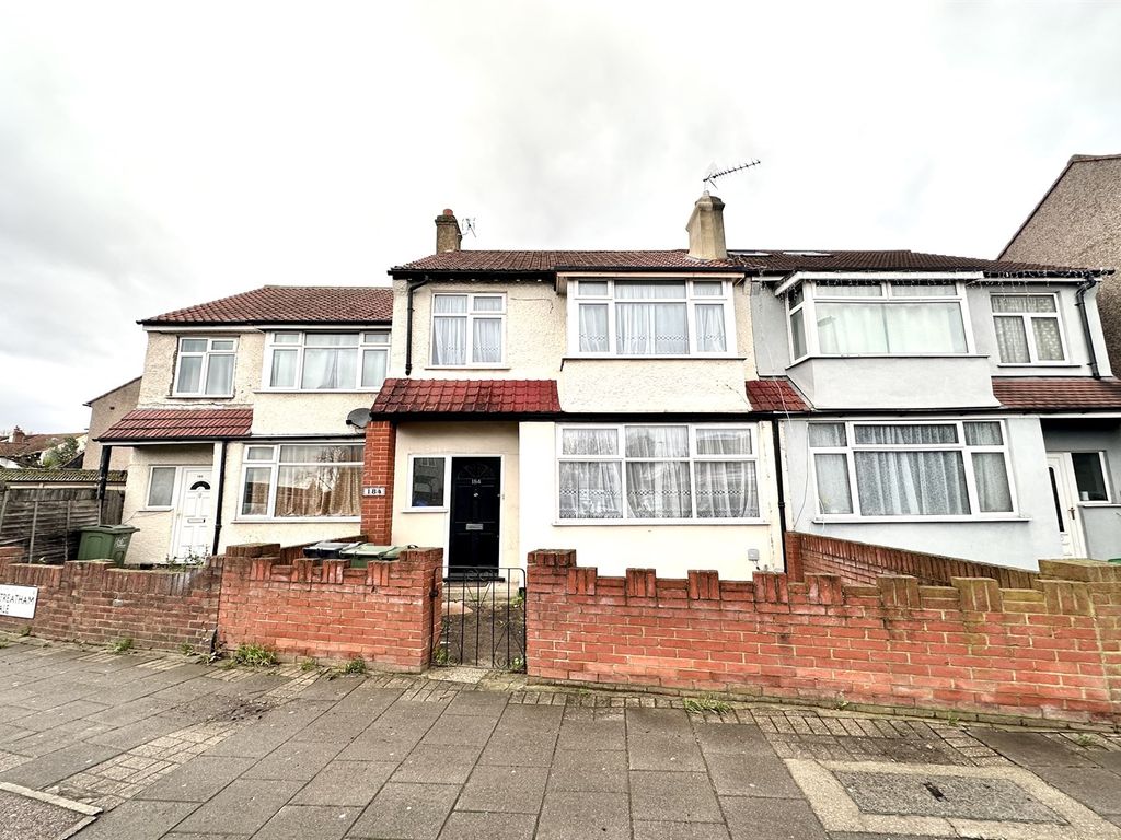 3 bed terraced house for sale in Streatham Vale, London SW16, £580,000