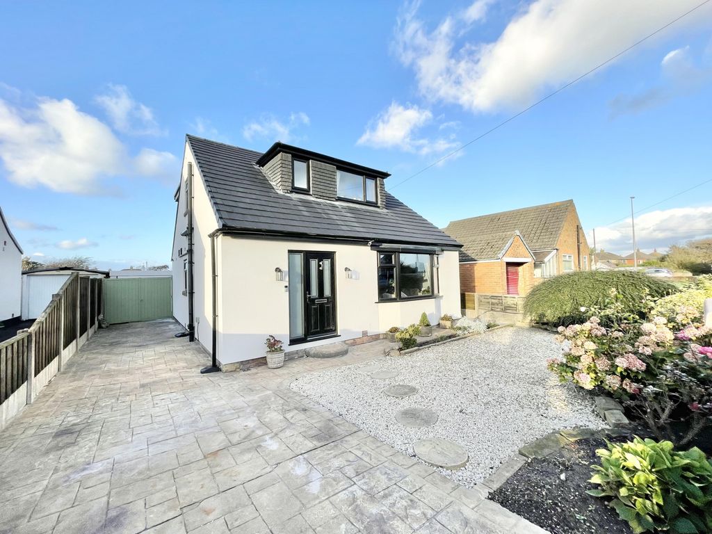 3 bed bungalow for sale in Wilson Square, Cleveleys, Lancashire FY51Rf