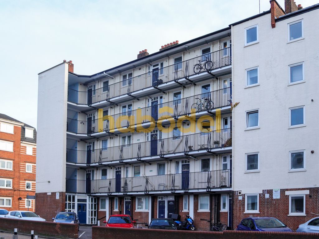 3 bed flat to rent in Digby Street, London E2, £2,550 pcm Zoopla