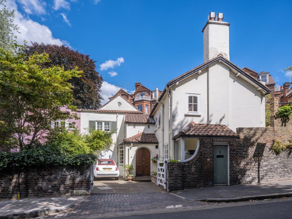 Frognal Rise, Hampstead Village, London NW3  