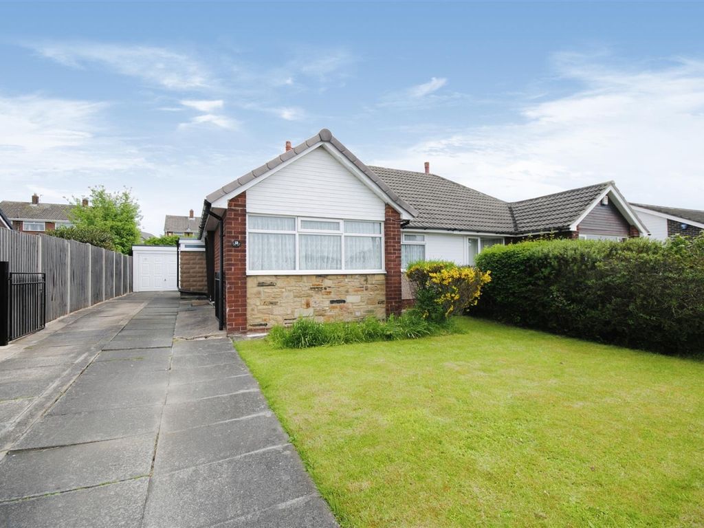 2 bed semidetached bungalow for sale in Burnham Road, Garforth, Leeds