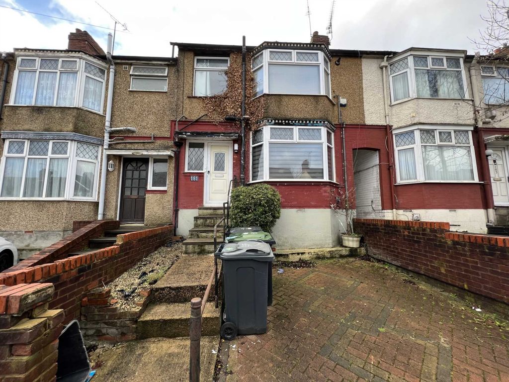 Runley Road, Luton LU1  