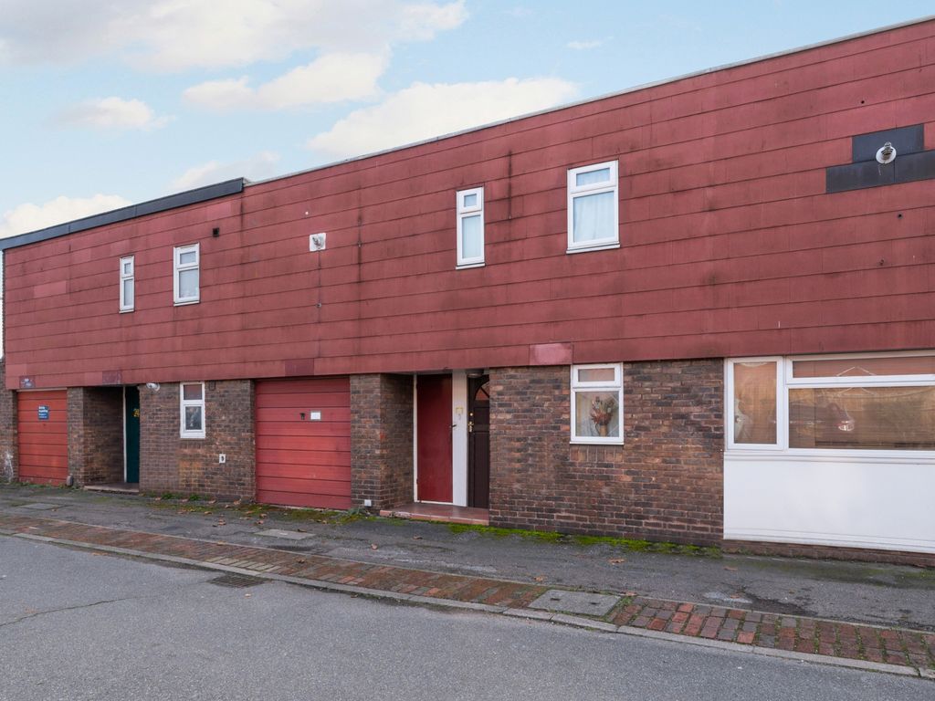 2 bed terraced house for sale in Farnham Gardens, Raynes Park SW20 Zoopla