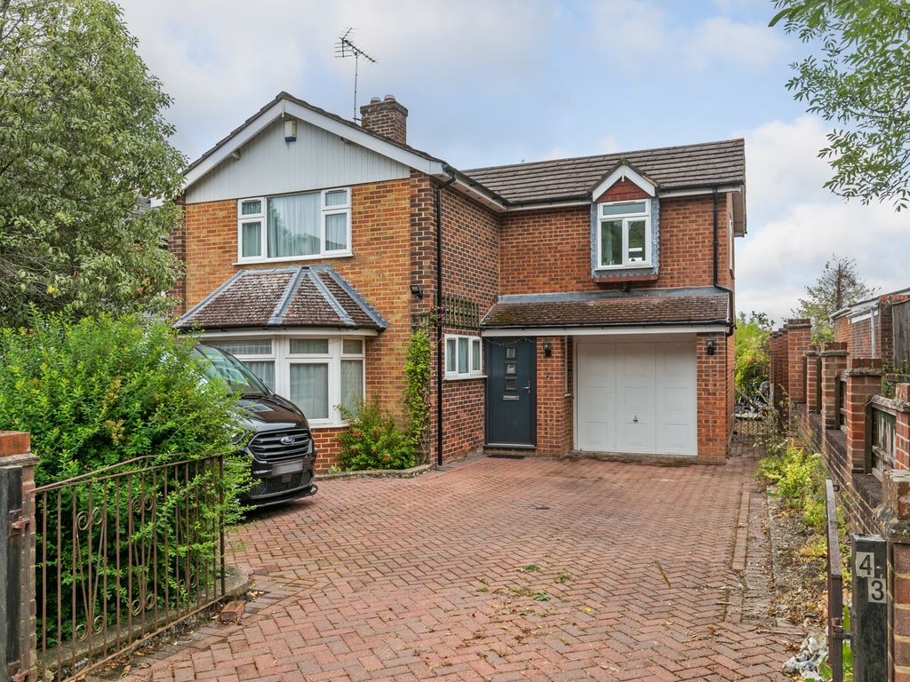 3 bed detached house for sale in Alresford Road, Winchester SO23, £