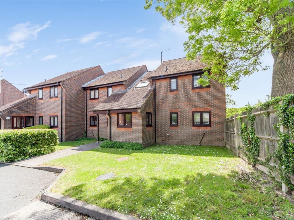 1 bed flat for sale in Old School Place, Burgess Hill, West Sussex RH15