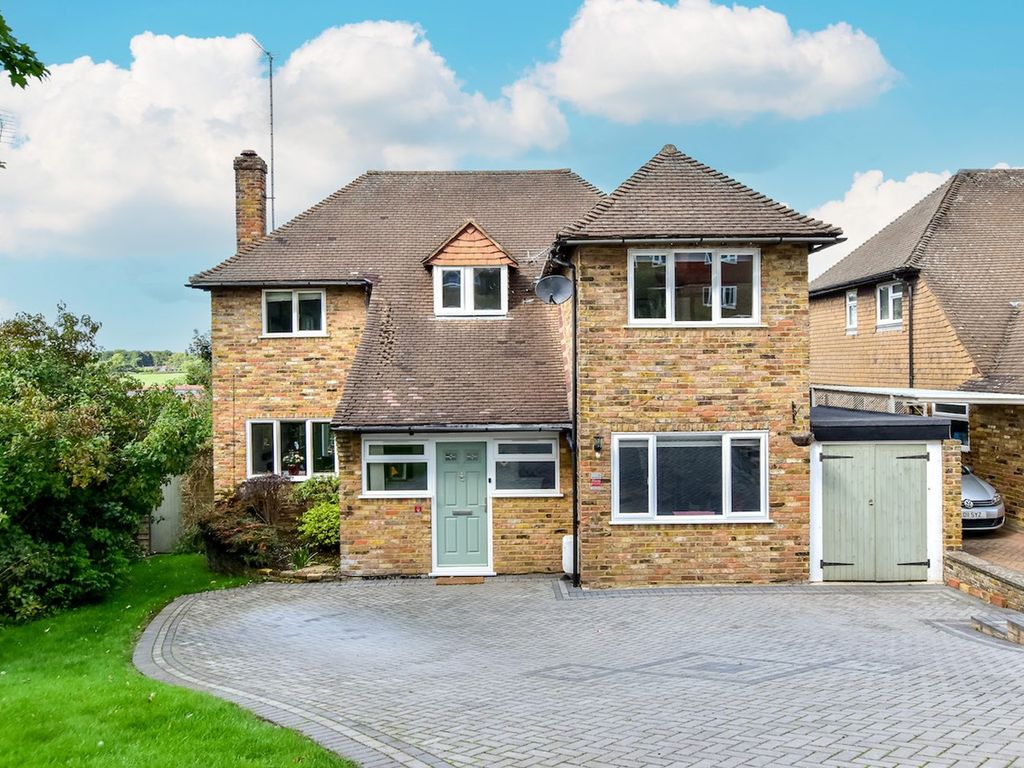 4 bed detached house for sale in Foxdell Way, Chalfont St Peter
