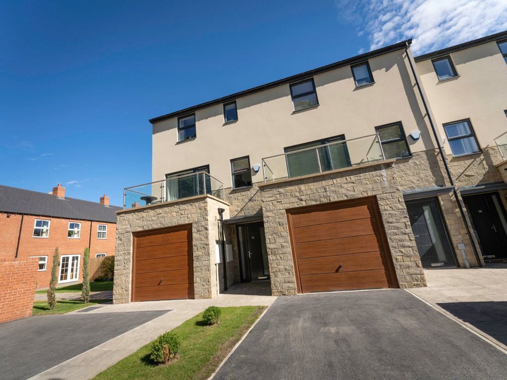 New home, 4 bed terraced house for sale in Stonebridge Beck