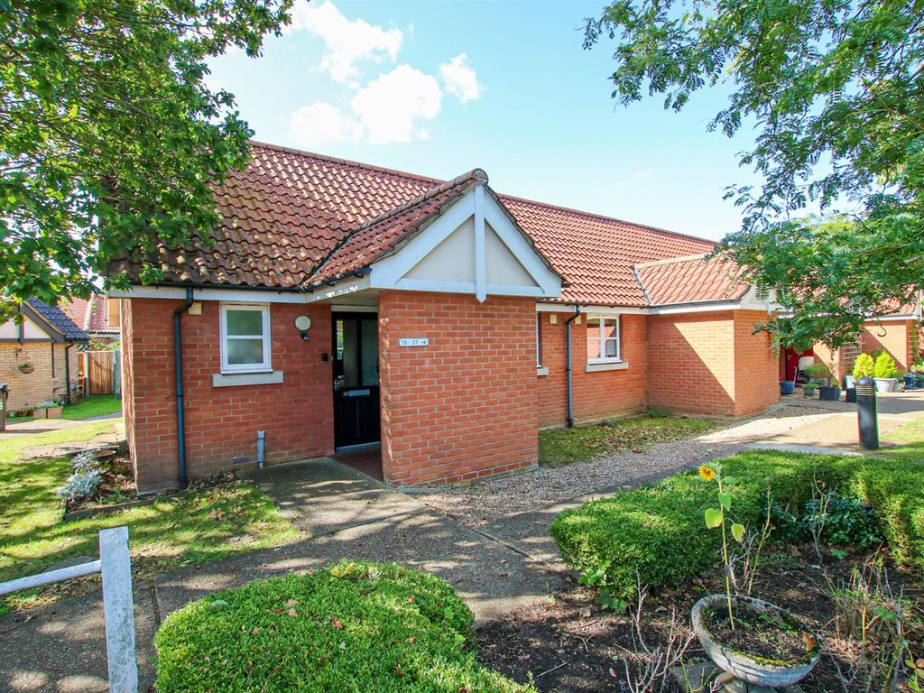 1 bed semidetached bungalow for sale in Violet Elvin Court, Norwich
