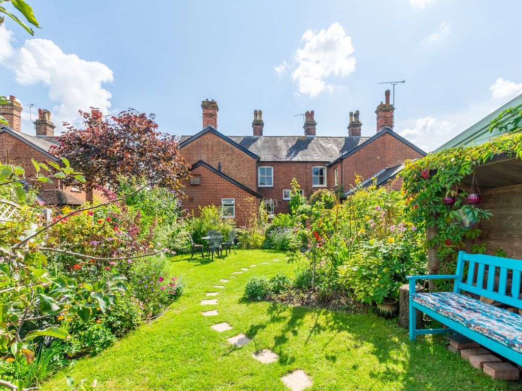 3 bed cottage for sale in Queens Road, Earls Colne CO6, £295,000 Zoopla