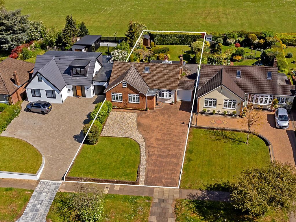 4 bed detached house for sale in Robert Avenue, St.Albans AL1, £925,000