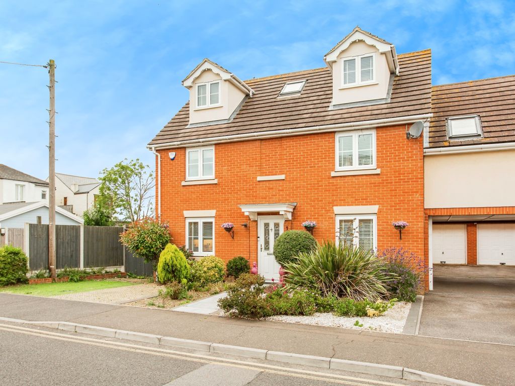6 bed detached house for sale in Victoria Road, SouthendOnSea SS1, £