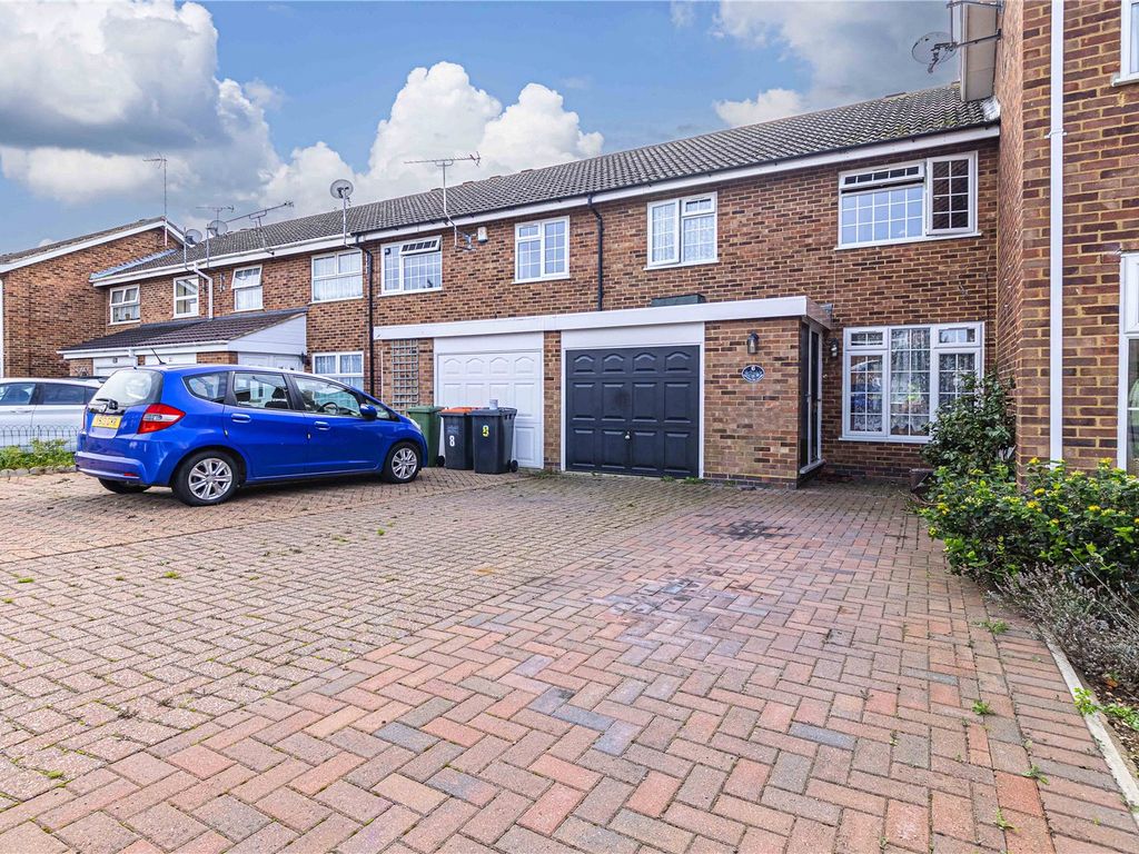3 bed terraced house for sale in Centauri Close, Leighton Buzzard