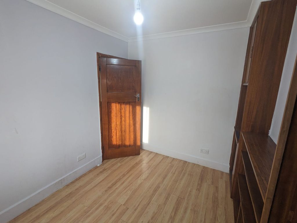 Room to rent in Margetts Road, Bedford MK42, £475 pcm Zoopla