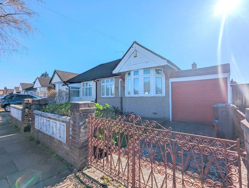 3 bed semidetached bungalow for sale in Parkfield Crescent, Feltham