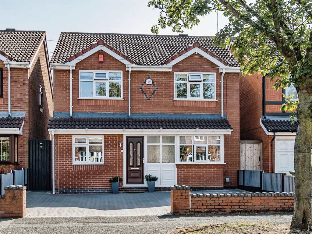 5 bed detached house for sale in Powis Avenue, Tipton DY4, £375,000