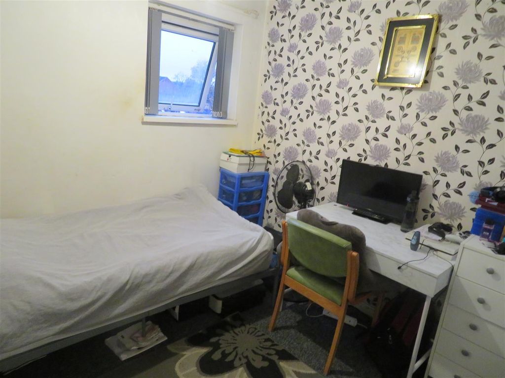 2 bed property for sale in Lakes Road, Erdington, Birmingham B23, £