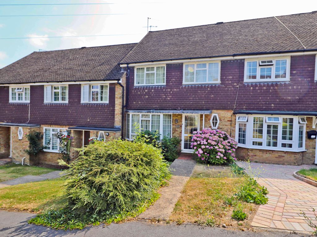 3 bed terraced house for sale in Wakehams Hill, Pinner HA5 Zoopla