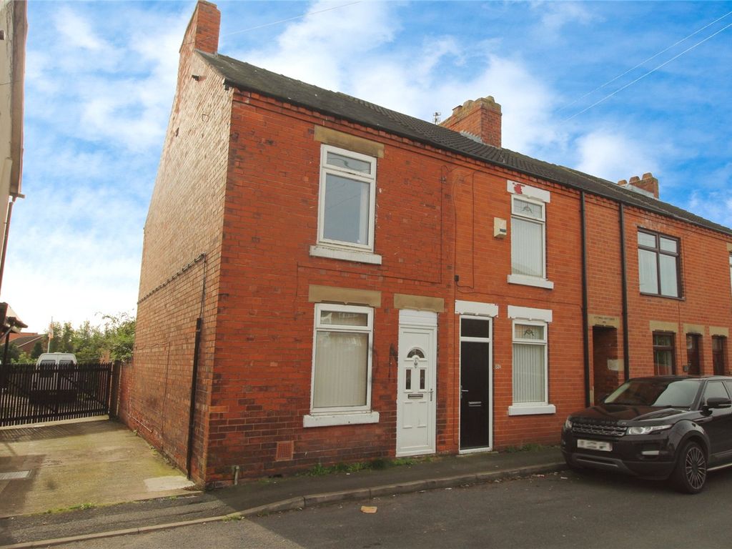 2 bed end terrace house for sale in Queen Street, Thorne, Doncaster