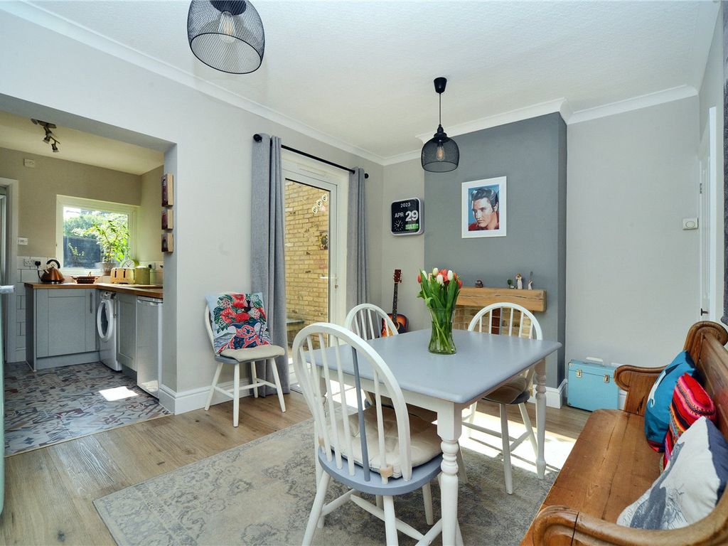 2 bed terraced house for sale in Longfellow Road, Worcester Park KT4 Zoopla