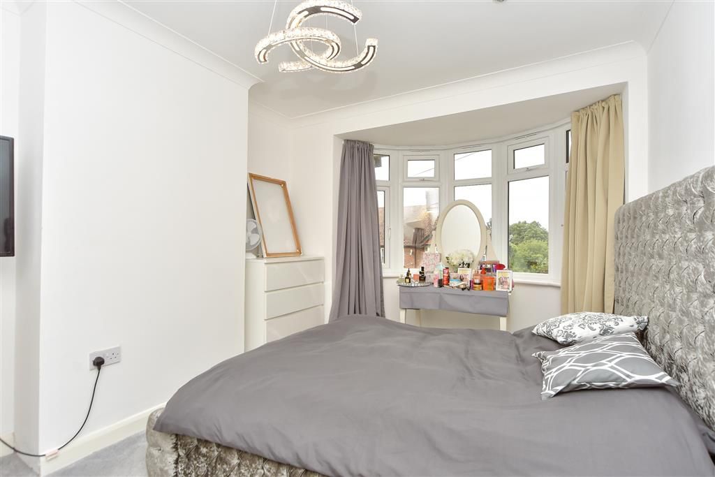 3 bed semidetached house for sale in Gaze Hill Avenue, Sittingbourne