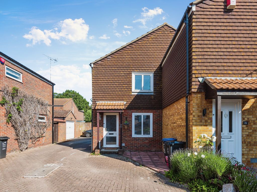 2 bed end terrace house for sale in The Cloisters, Ramsgate, Kent CT11