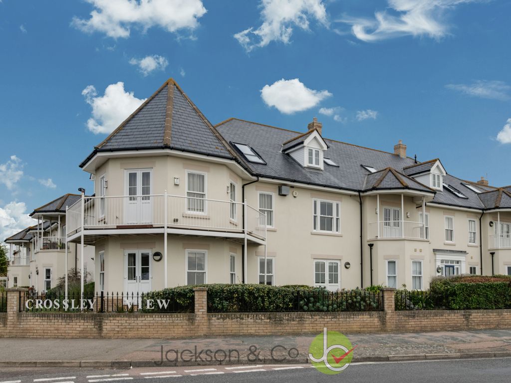 2 bed flat for sale in Marine Parade East, ClactonOnSea CO15, £