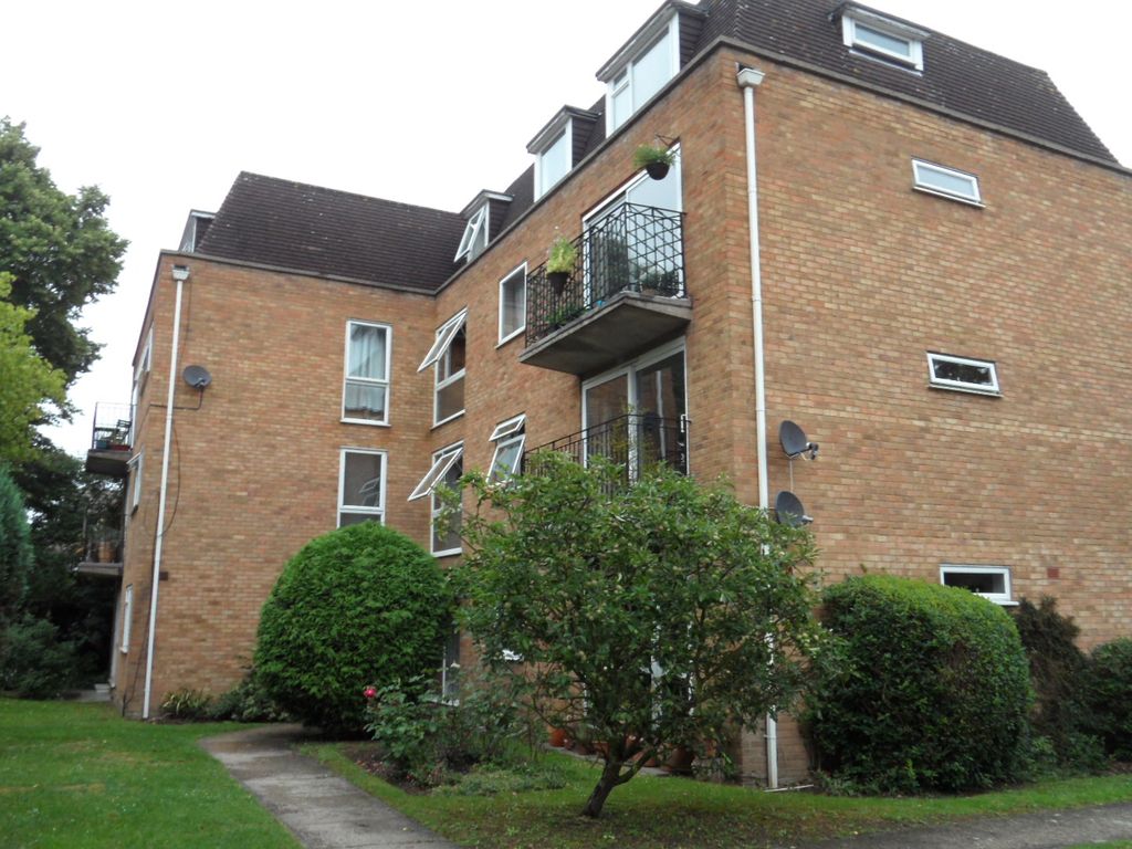 2 bed flat for sale in Laleham Road, Staines TW18 Zoopla