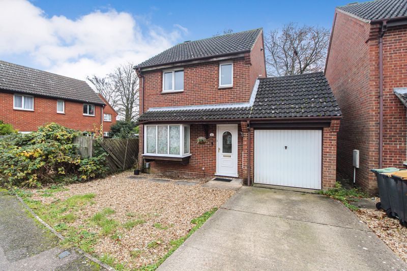3 bed detached house for sale in Dunkirk Close, Kempston MK42, £325,000